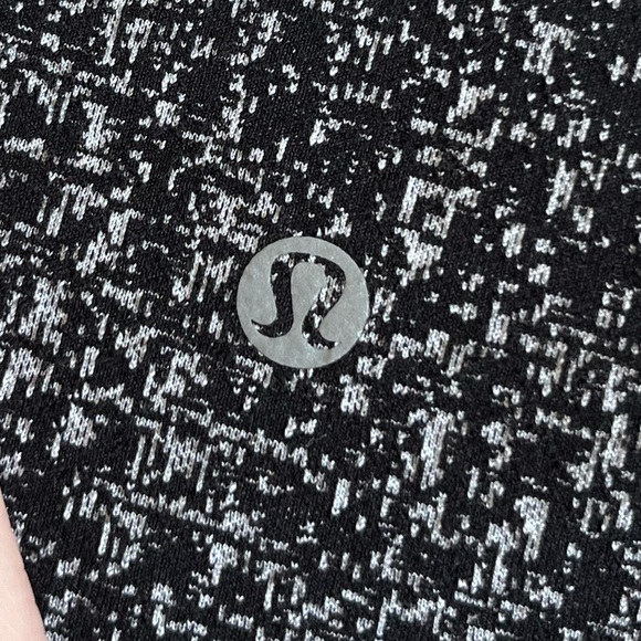 Lululemon EUC Wunder Under Pant (Hi-Rise)
Luon Suited Jacquard Black White - Picture 11 of 14